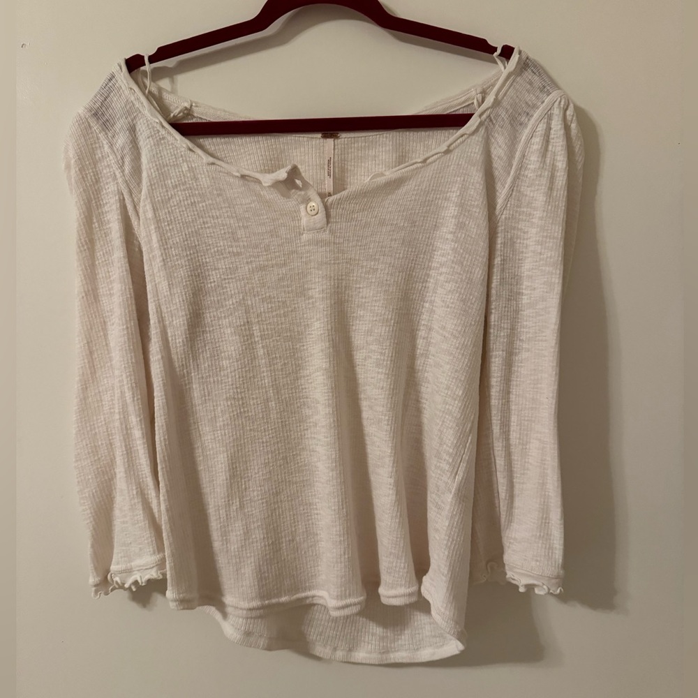 Free People 3/4 Length Sleeve Cream Shirt w/Lettuce Edges and a Few ButtonsDown